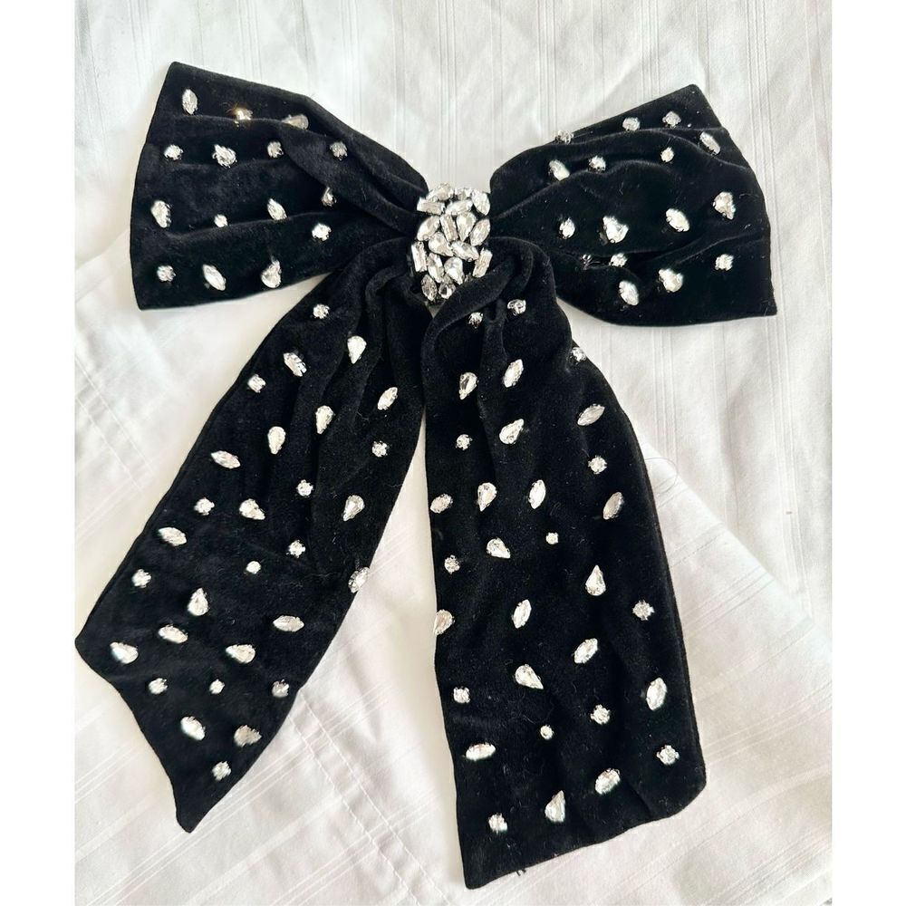 Black Velvet RhinestoneโBow Hair Barrette | NWT